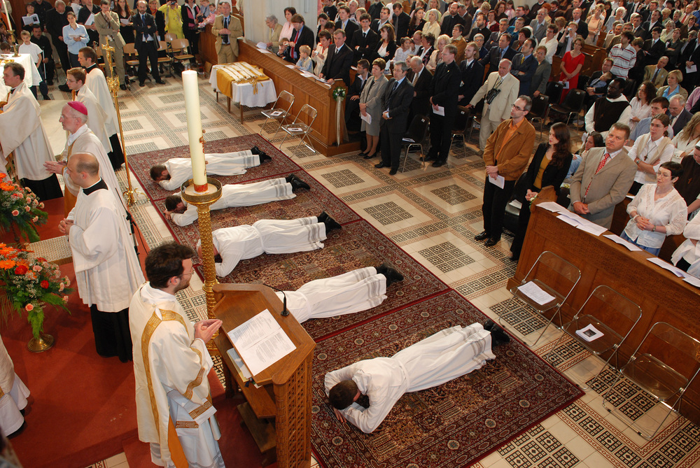 Diakon-Weihe / Rupprecht@kathbild.at, Franz Josef Rupprecht Diakonweihe / Prostratio w?hrend der Allerheiligenlitanei.