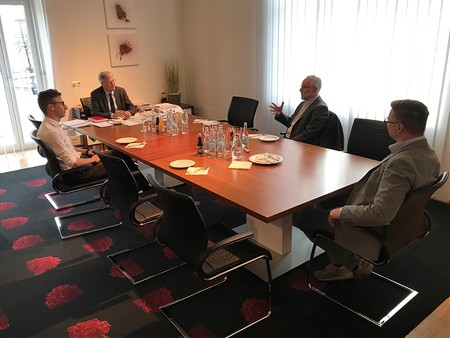 Land und Kirche schmieden Achse der Solidarität. LH Kaiser im Gespräch mit Bischof Josef Marketz