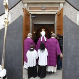 Bischof Schwarz öffnet „Heilige Pforte“ des Klagenfurter Domes