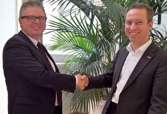 Brantner übergibt an Kuhlmann als Sonntagsallianz-Sprecher / Facebook / Brantner