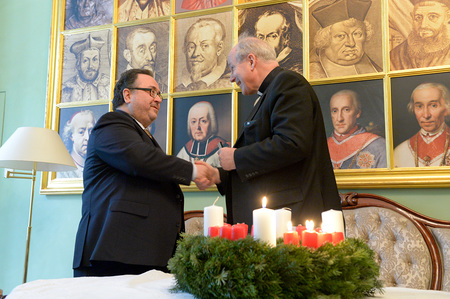Kardinal Christoph Sch?nborn, Michael Chalupka, evangelischer Adventkranz nach dem Diakonie-Gr?nder Johann Hinrich Wichern
